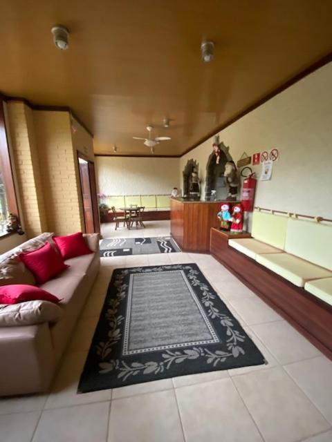 Hotel Fazendinha เปเนโด ภายนอก รูปภาพ