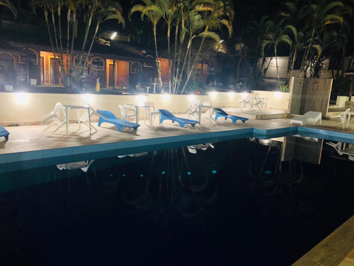 Hotel Fazendinha เปเนโด ภายนอก รูปภาพ