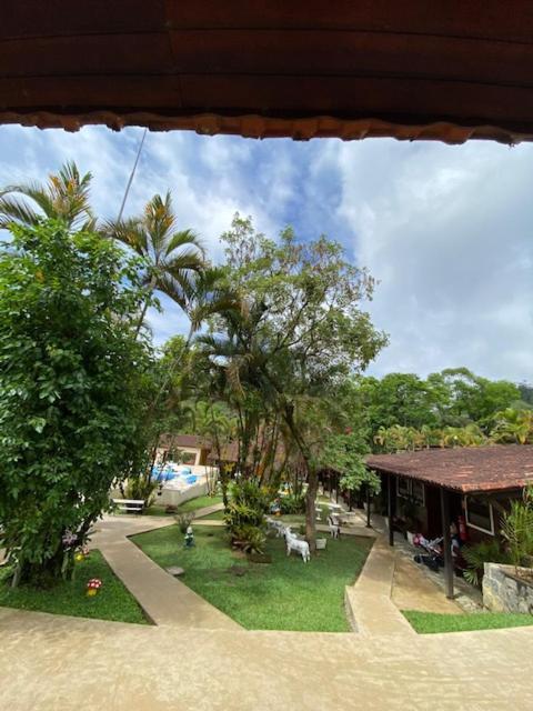 Hotel Fazendinha เปเนโด ภายนอก รูปภาพ