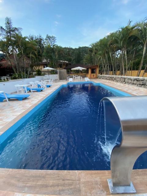 Hotel Fazendinha เปเนโด ภายนอก รูปภาพ