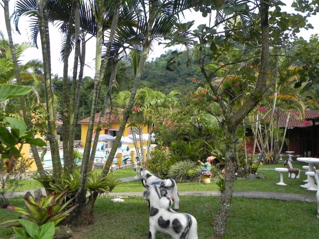 Hotel Fazendinha เปเนโด ภายนอก รูปภาพ